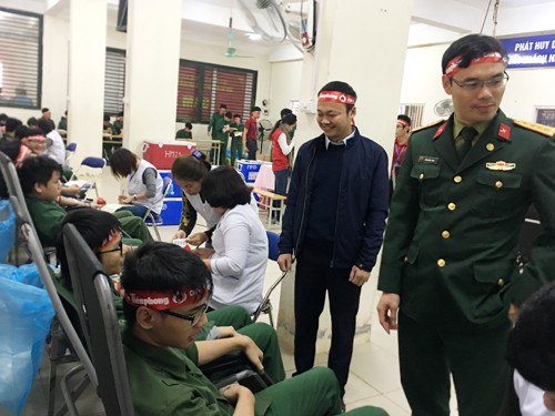 Gần 1.000 sinh viên hiến máu ảnh 10