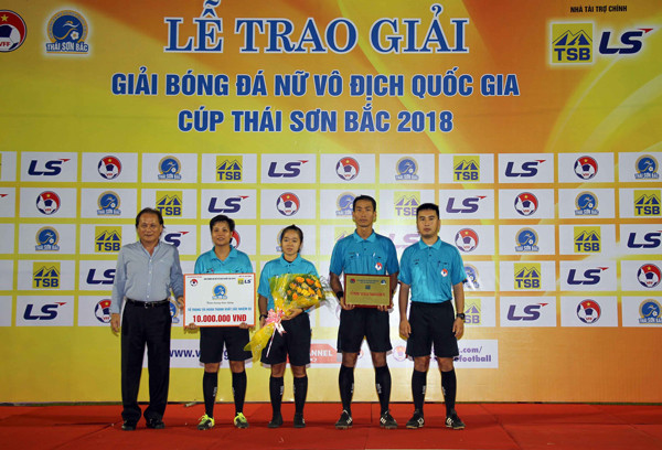 Phong Phú Hà Nam lần đầu vô địch giải bóng đá nữ quốc gia ảnh 2