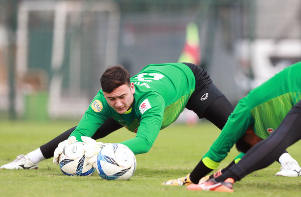 Thủ thành Văn Lâm: “Nỗ lực hết mình để được thi đấu tại AFF Cup“ ảnh 1