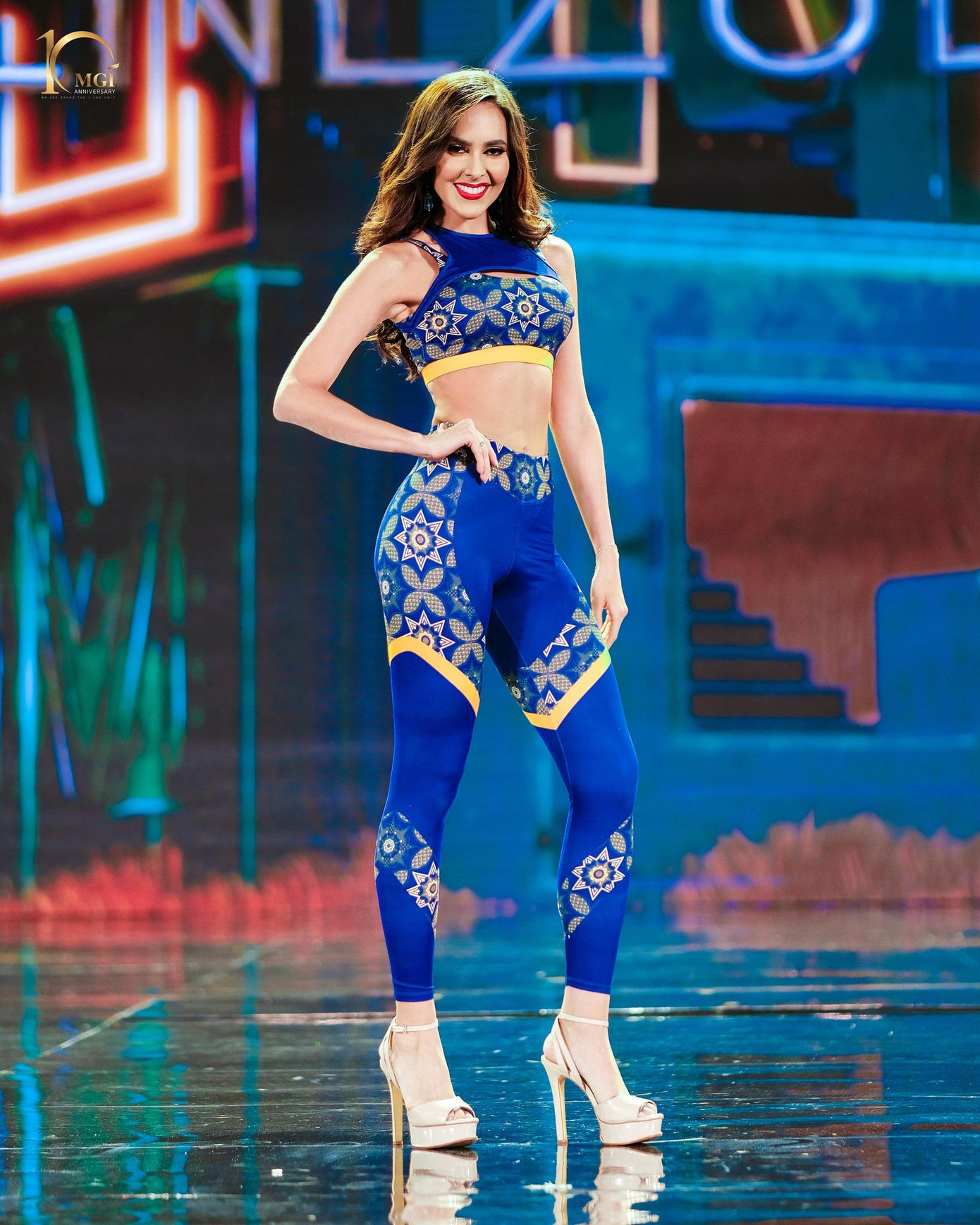 Quyết định một lần nữa chinh phục đường đua nhan sắc, Luiseth Materan được đánh giá là đang ở thời điểm chín muồi của nhan sắc. Cô có những thể hiện ấn tượng ngay từ những ngày đầu nhập cuộc và trong đêm bán kết hôm 22/10.