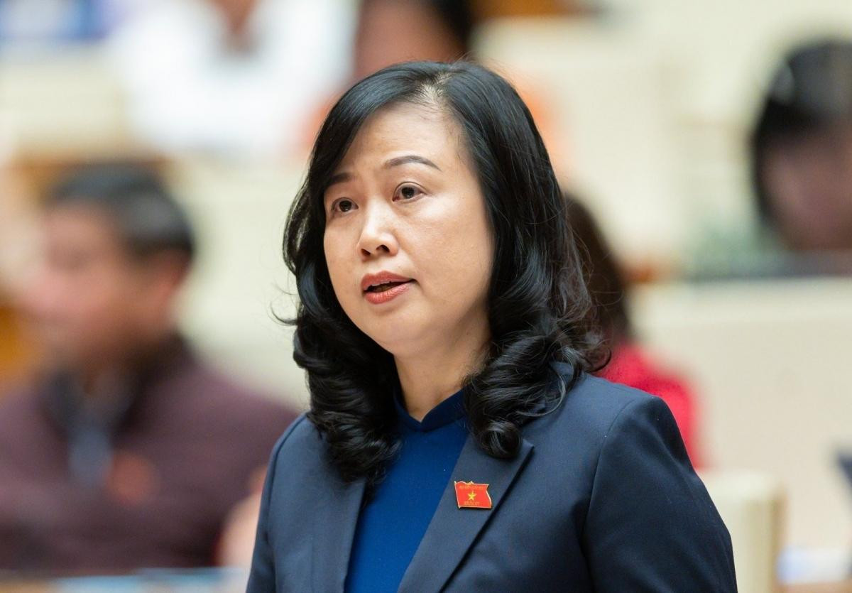 Bộ trưởng Y tế Đào Hồng Lan: “Những năm gần đây, các bệnh viện, cơ sở y tế bị nợ đọng do chậm thanh toán bảo hiểm y tế. Nhiều cơ sở y tế trở thành con nợ. Do các chi phí khám chữa bệnh bỏ ra chưa được thanh toán nên việc triển khai khám chữa bệnh, mua sắm, đấu thầu trang thiết bị y tế, thuốc gặp khó”.