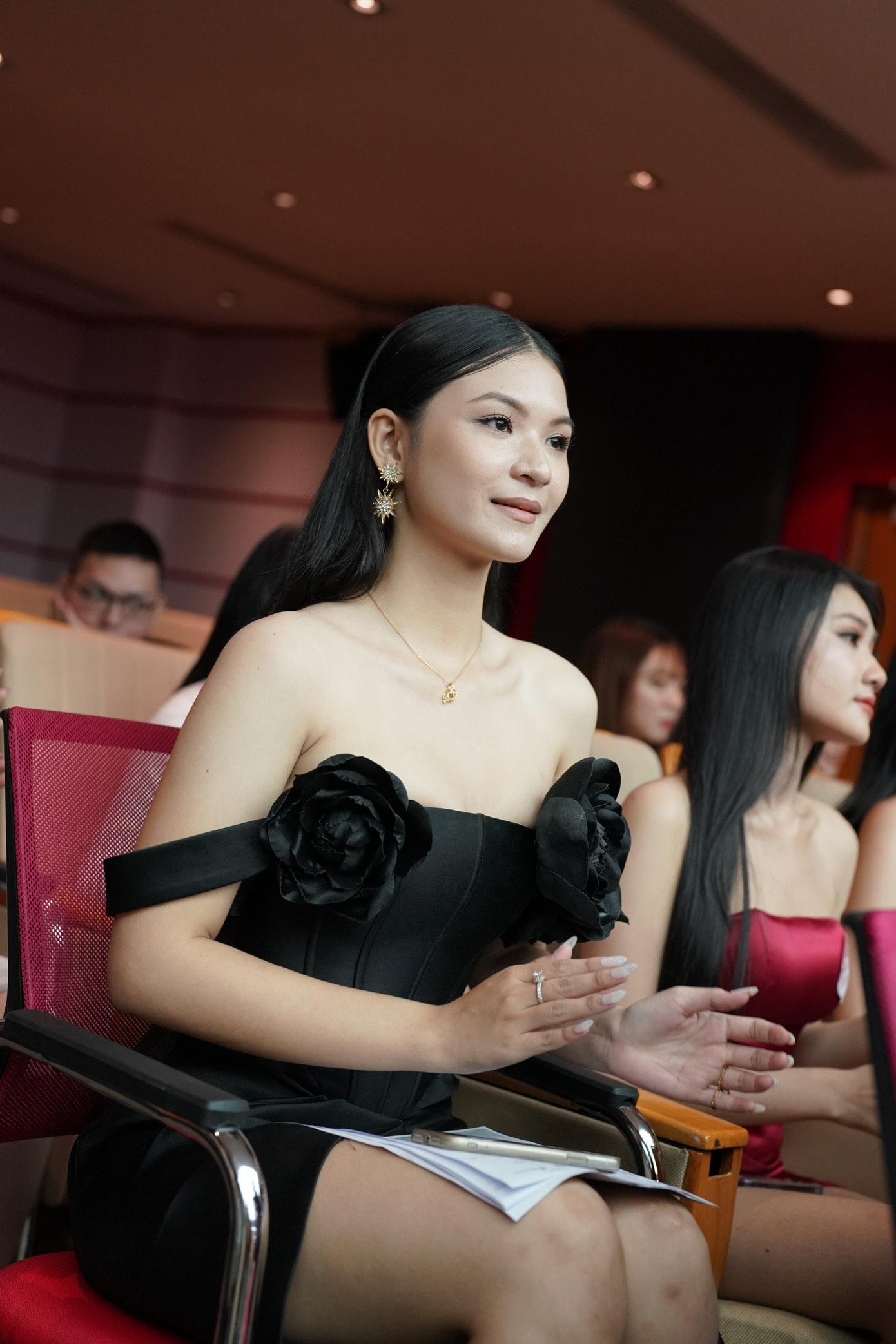 Thí sinh tham dự Hoa hậu Việt Nam gần như không phải chuẩn bị gì, từ trang phục cho đến các vấn đề ăn ở, đi lại đều được đáp ứng chu đáo.