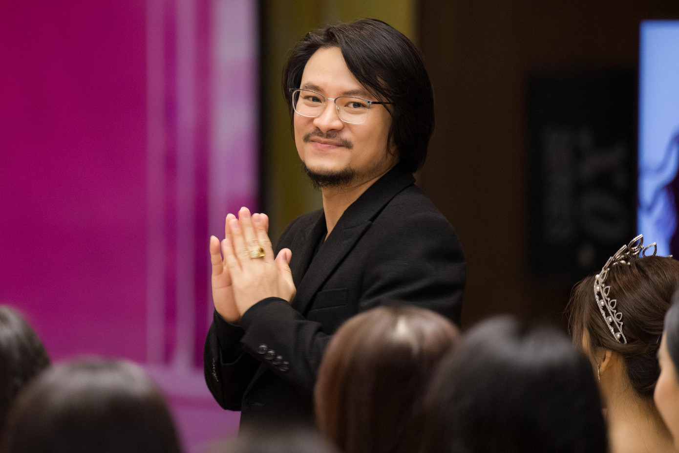 Đạo diễn Hoàng Nhật Nam tại buổi sơ khảo sáng nay. Anh đảm nhận vai trò tổng đạo diễn của Hoa hậu Việt Nam nhiều năm qua. Hoàng Nhật Nam chia sẻ anh đang ấp ủ nhiều ý tưởng cho cuộc thi năm nay.