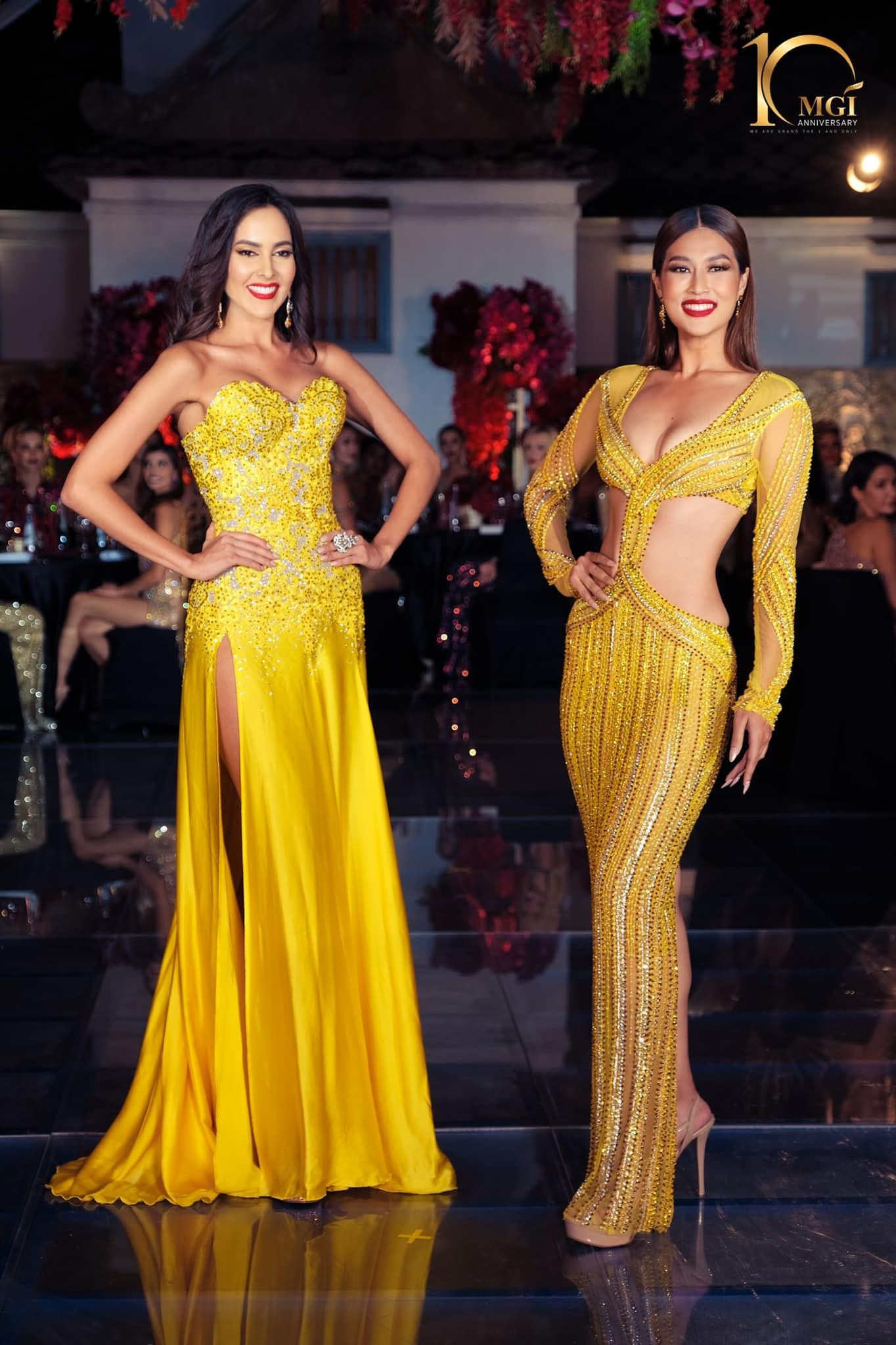 Tối 15/10, Thiên Ân và các thí sinh tham dự bữa tiệc tối tại Jakarta (Indonesia). Trong lần xuất hiện này, người đẹp Việt Nam chọn chiếc váy có phần cut out táo bạo nhằm tôn lên vòng 2 thon gọn. Cô được ghép cặp cùng đại diện Venezuela trong phần catwalk.