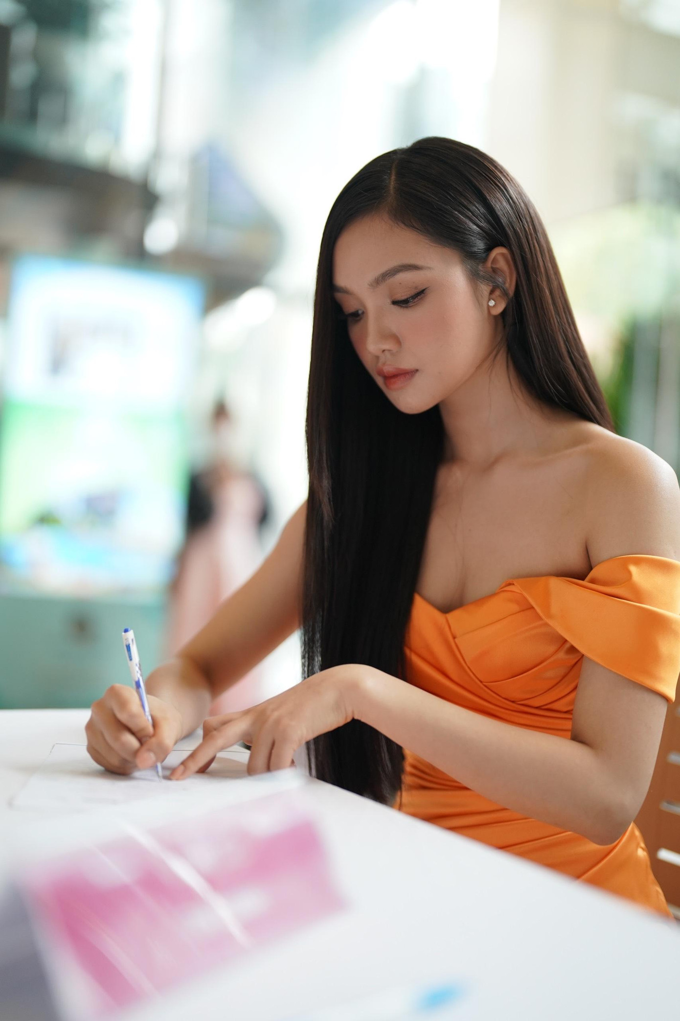 Năm nay, Hoa hậu Việt Nam bước sang năm thứ 34. Đây là cuộc thi sắc đẹp lâu đời và giàu truyền thống nhất trong các cuộc thi sắc đẹp ở Việt Nam.