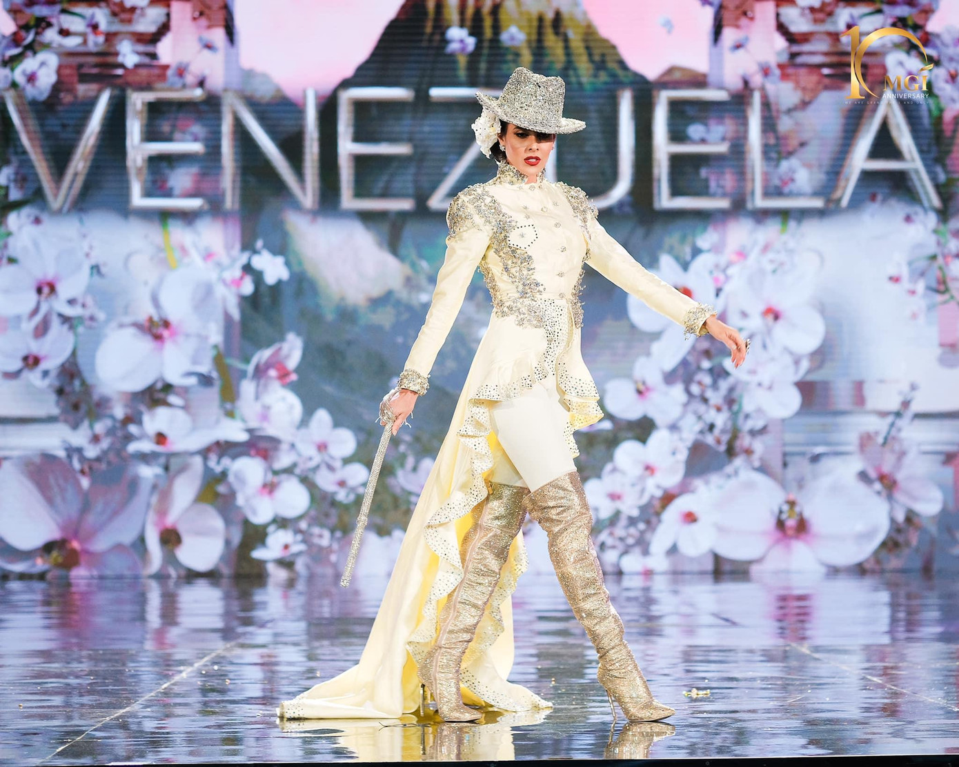 Quyết định một lần nữa chinh phục đường đua nhan sắc, Luiseth Materan được đánh giá là đang ở thời điểm chín muồi của nhan sắc. Cô có những thể hiện ấn tượng ngay từ những ngày đầu nhập cuộc và trong đêm bán kết hôm 22/10.