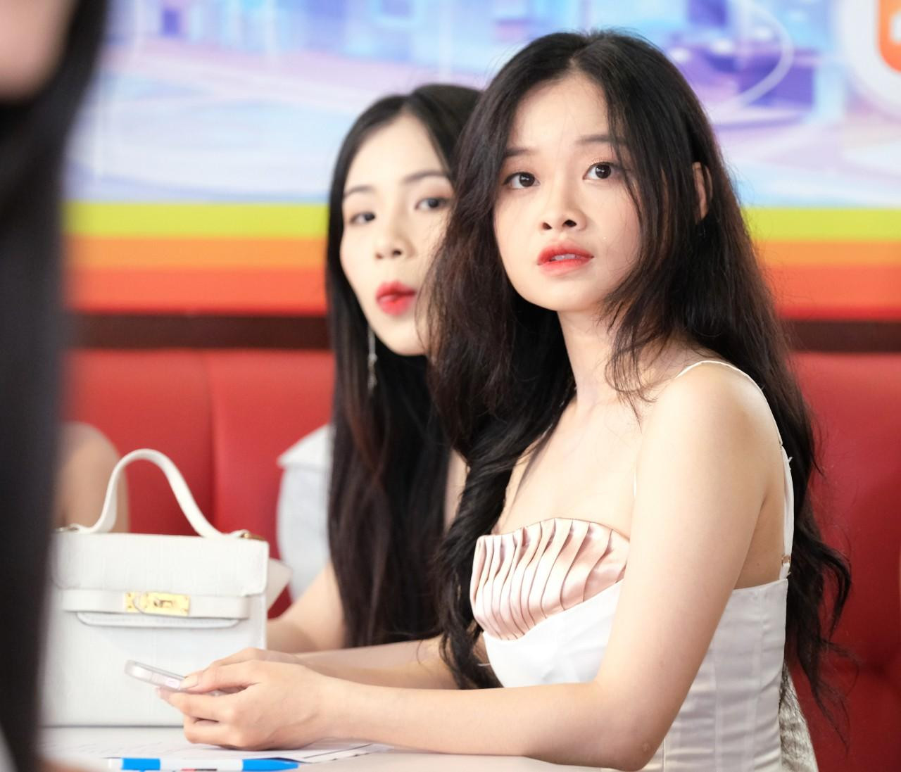 Tại buổi sơ khảo, các thí sinh sẽ trải qua các vòng thi đo nhân trắc học và phỏng vấn với ban giám khảo.