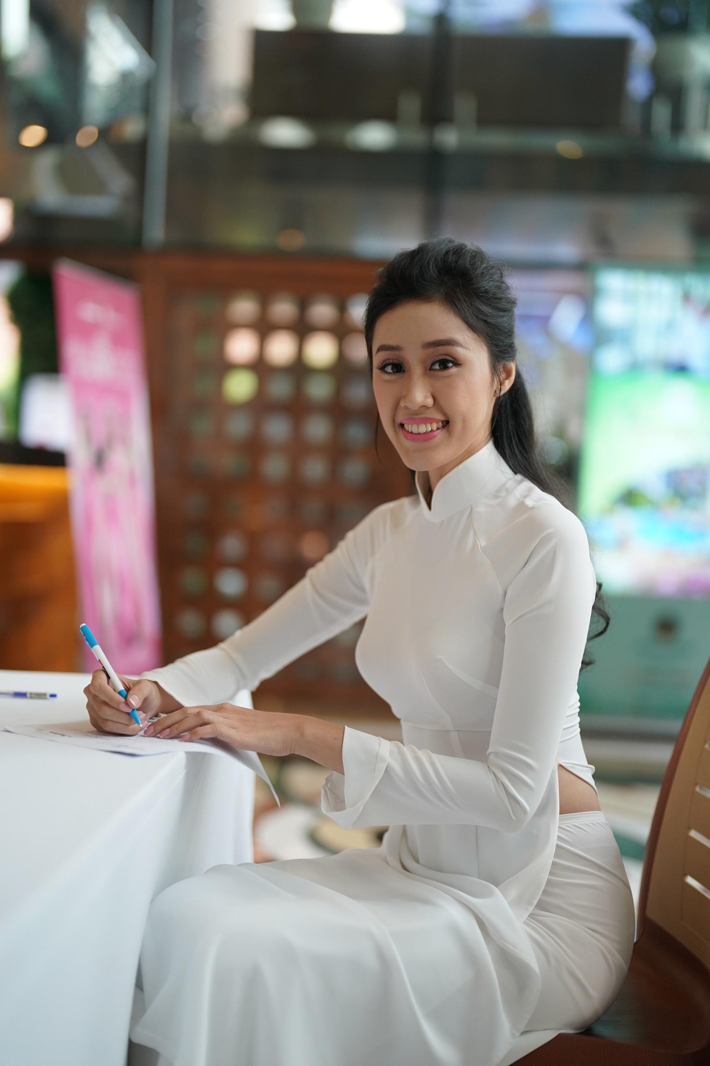 Mặc dù 2022 là năm bùng nổ của các cuộc thi sắc đẹp trong nước, tuy nhiên Hoa hậu Việt Nam vẫn được đánh giá là sân chơi nhan sắc lâu đời, uy tín và đẳng cấp, thu hút nhiều thí sinh tham dự.