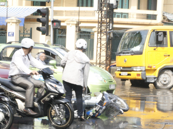 Tai nạn vì sập hố nước