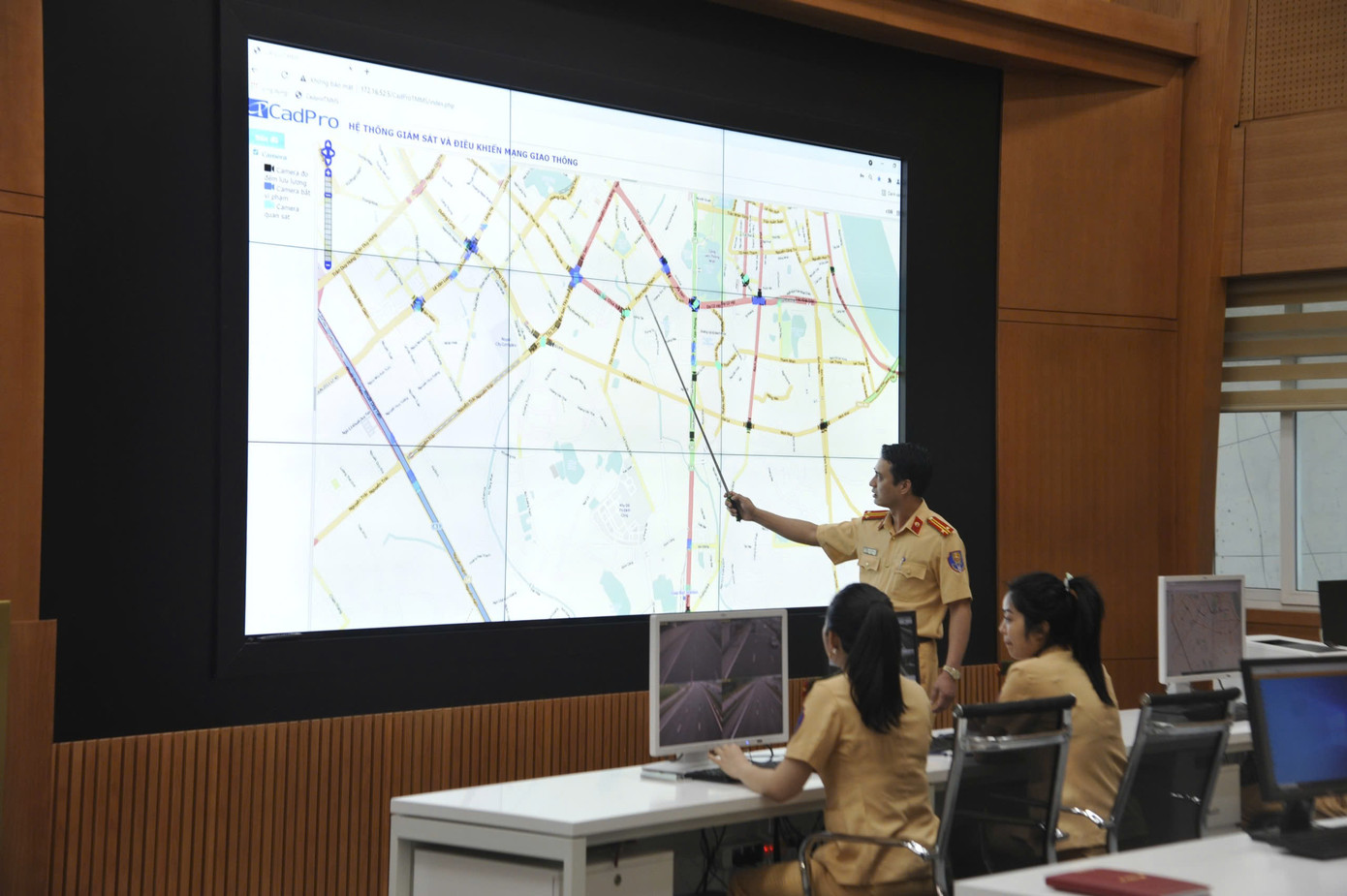 Bản đồ các tuyến giao thông. Bản đồ các tuyến giao thông.