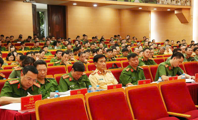 Đại diện các đơn vị thuộc Công an TP Hà Nội dự hội nghị.