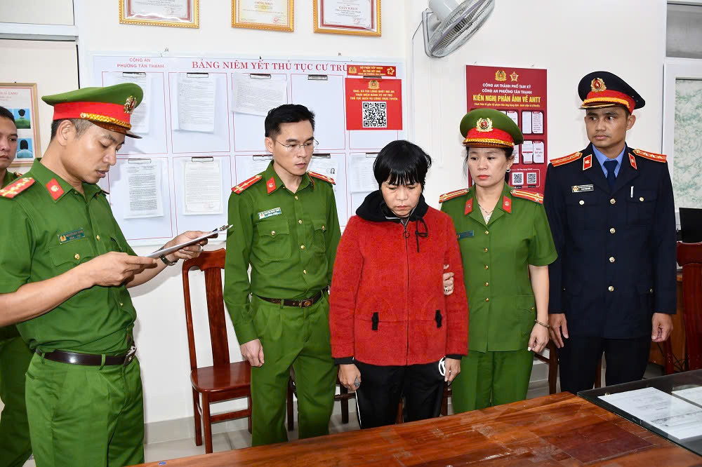 Công an khởi tố đối tượng Tô Thị Ty Na. Ảnh: Thành Ca