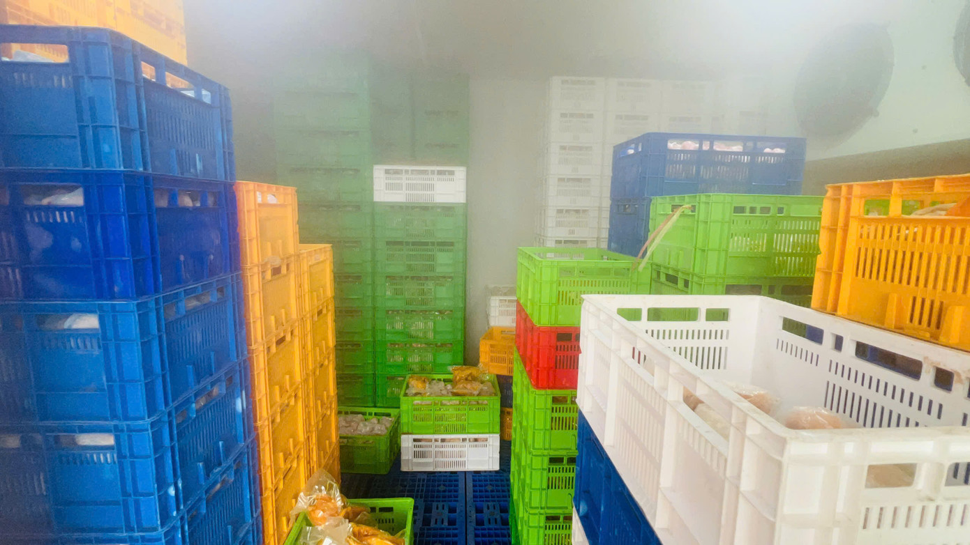 Gần 20 tấn thực phẩm không rõ nguồn gốc bị phát hiện. Gần 20 tấn thực phẩm không rõ nguồn gốc bị phát hiện.