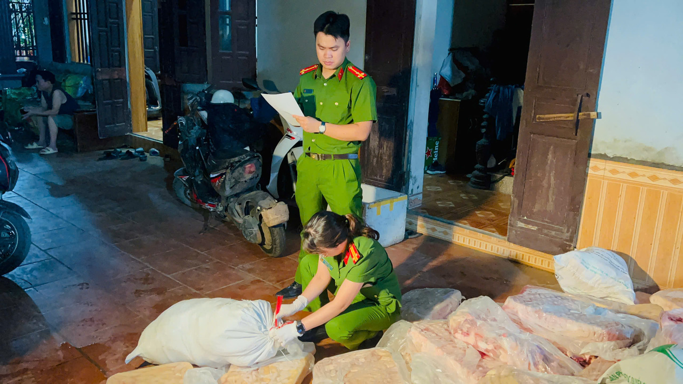 Hiện lực lượng chức năng đang tiếp tục làm rõ vụ việc. Hiện lực lượng chức năng đang tiếp tục làm rõ vụ việc.