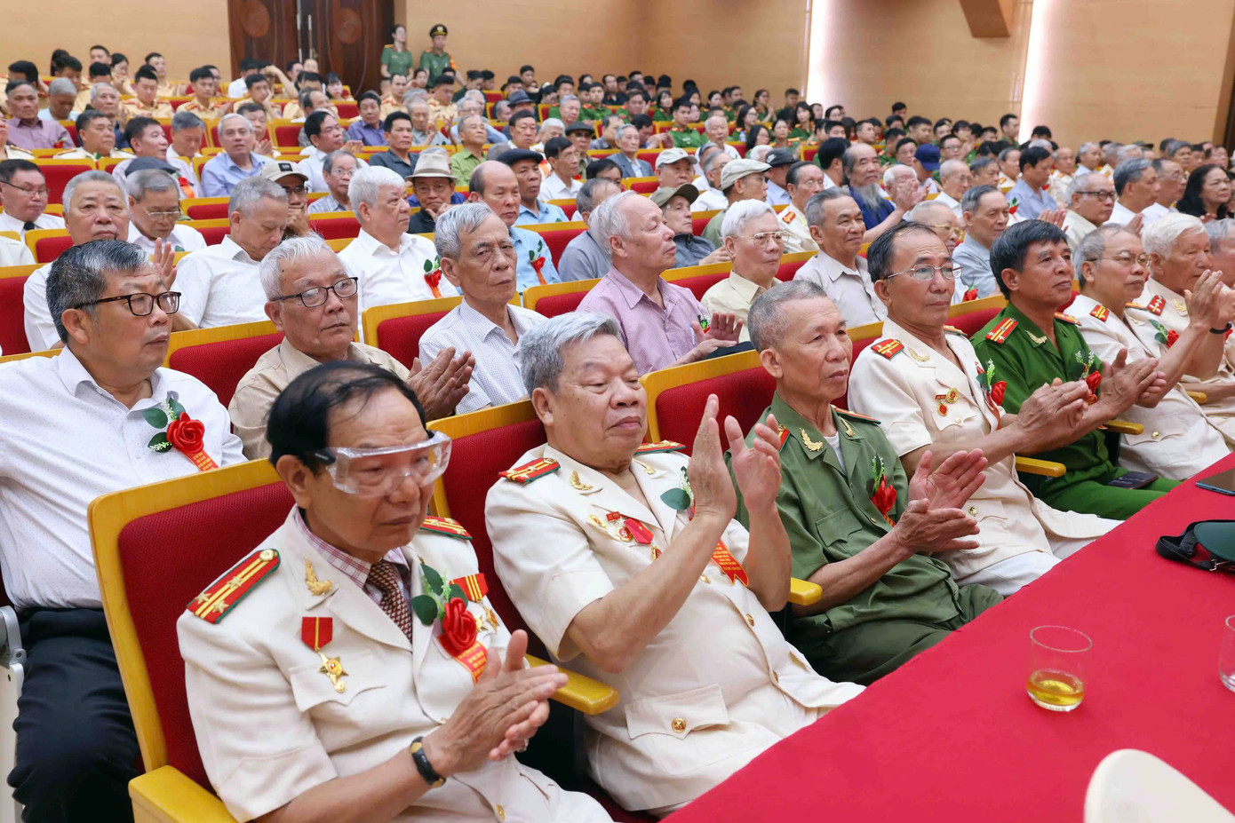 Khách mời tham dự Hội nghị.