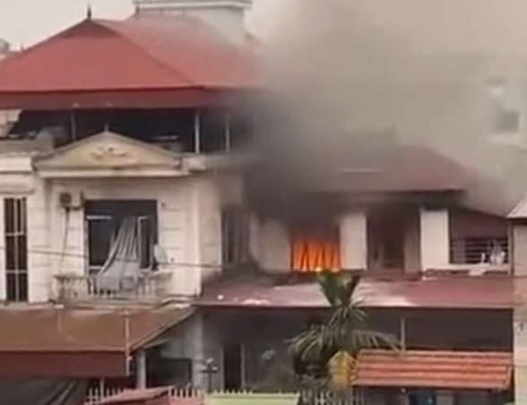 Tầng 2 ngôi nhà nơi xảy ra vụ việc. Tầng 2 ngôi nhà nơi xảy ra vụ việc.