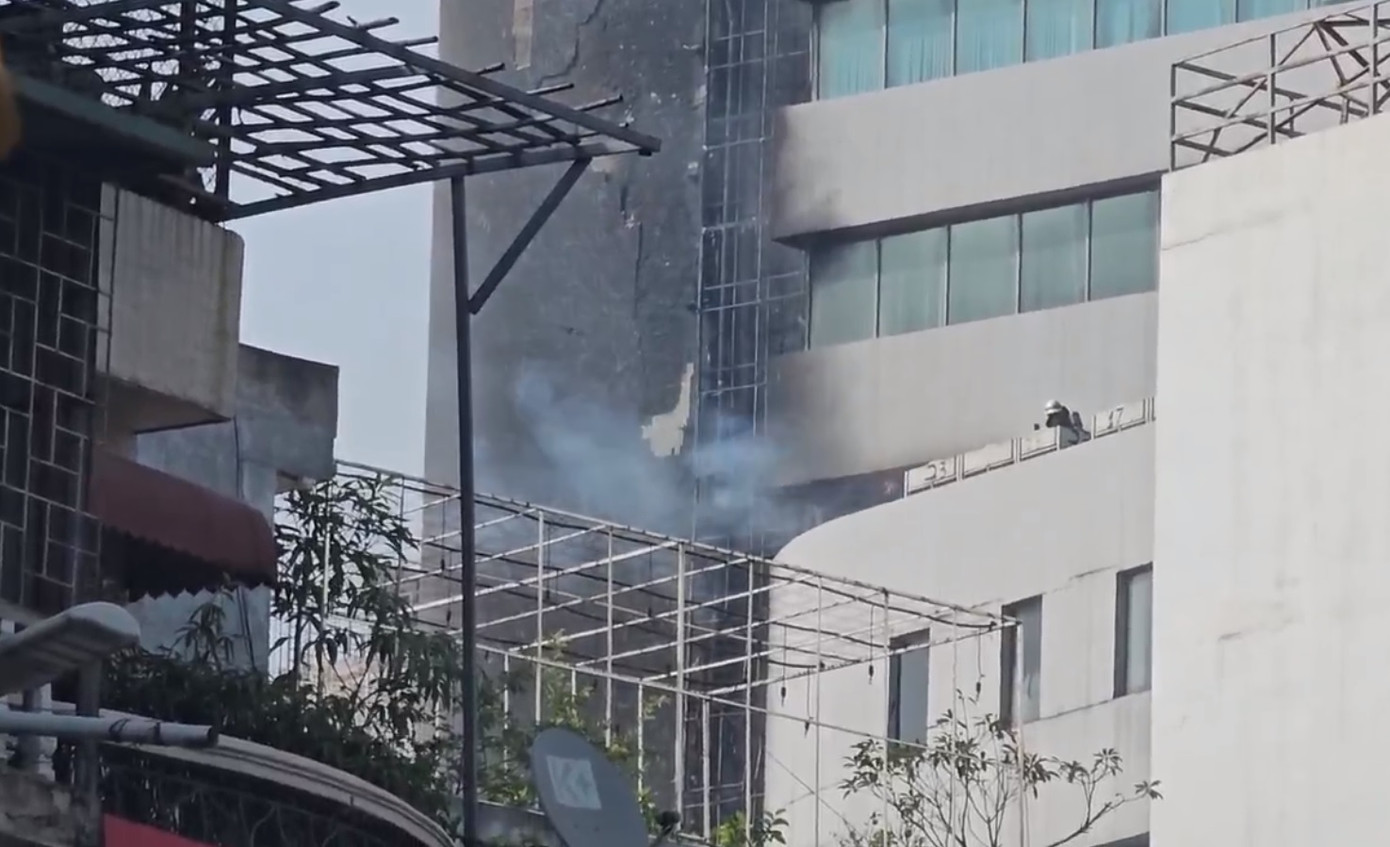 Lực lượng PCCC có mặt tại khu vực hỏa hoạn.