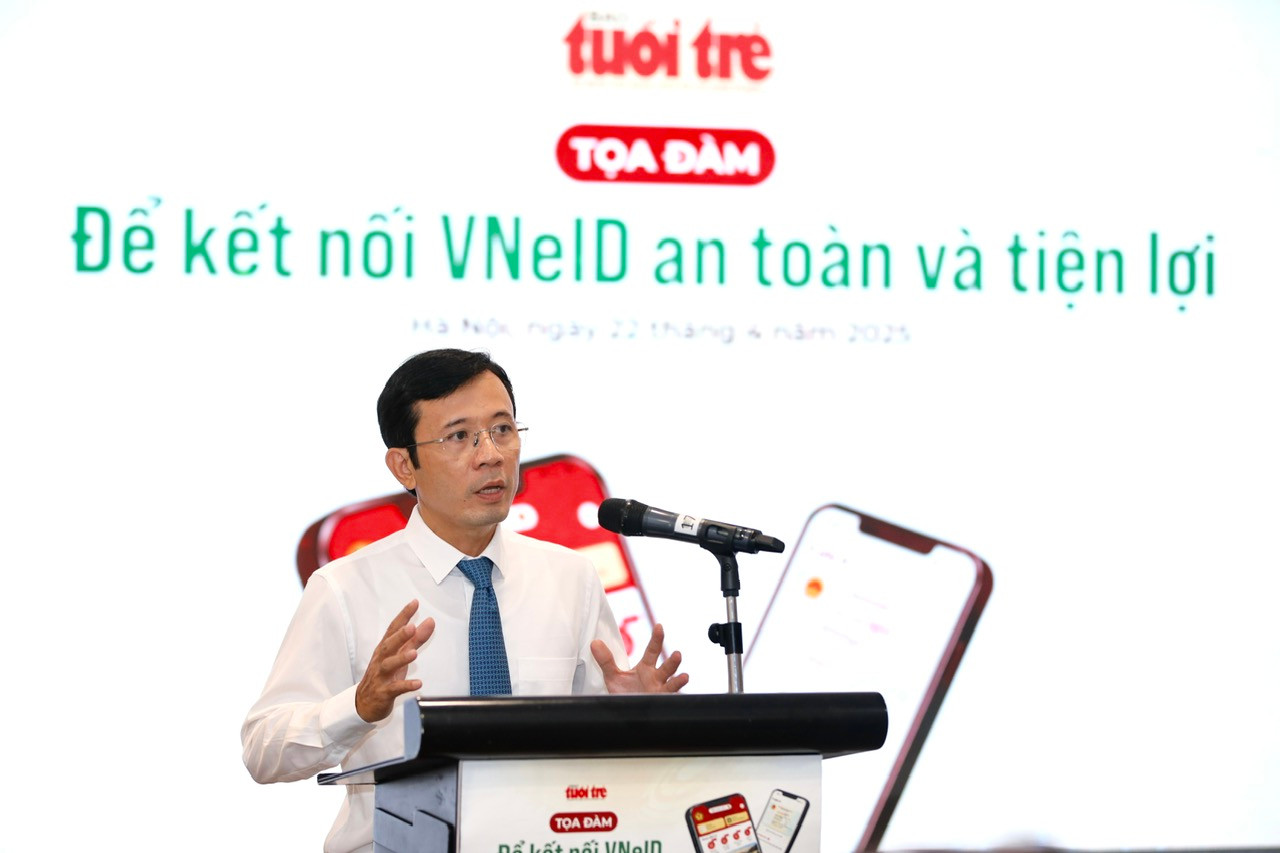 Ông Trần Xuân Toàn, phó tổng biên tập báo Tuổi Trẻ phát biểu khai mạc. Ảnh: Danh Khang