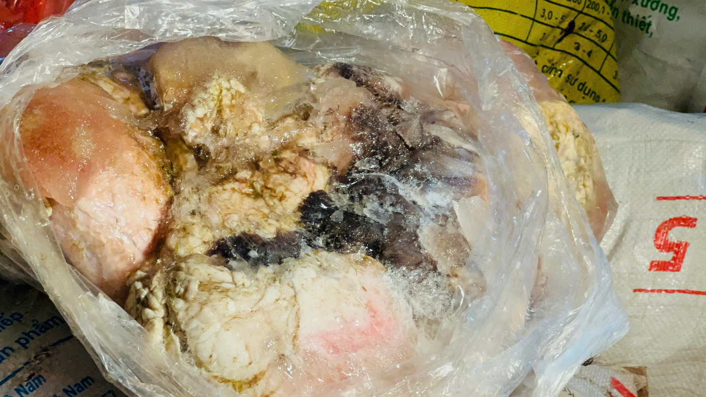 Số hàng bị bốc mùi. Số hàng bị bốc mùi.