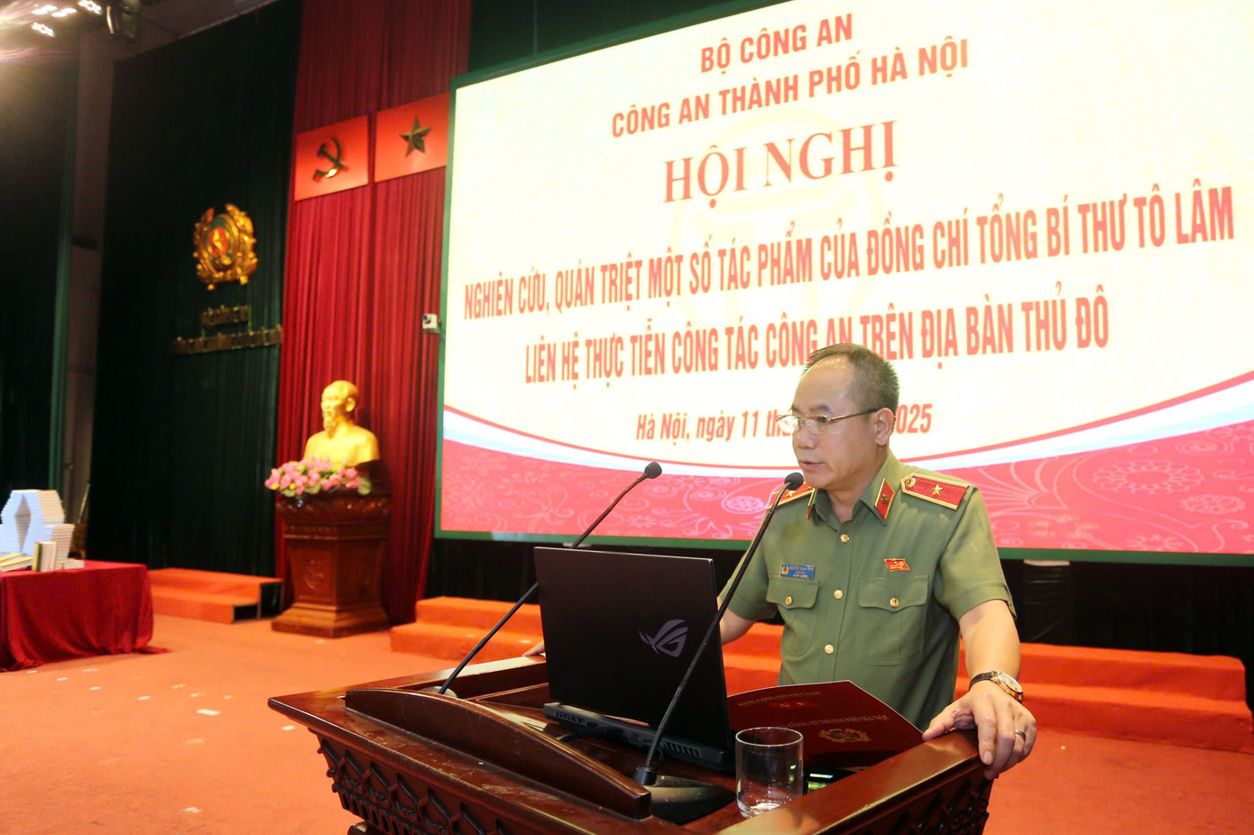 Thiếu tướng Nguyễn Thanh Tùng phát biểu khai mạc Hội nghị. Thiếu tướng Nguyễn Thanh Tùng phát biểu khai mạc Hội nghị.