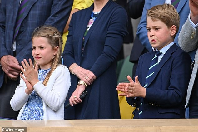 Những biểu cảm từ phấn khích đến gượng gạo đều khiến cư dân mạng thích thú. Theo Daily Mail, Charlotte được xem trực tiếp thi đấu quần vợt tại giải Wimbledon. Ảnh: WireImage.