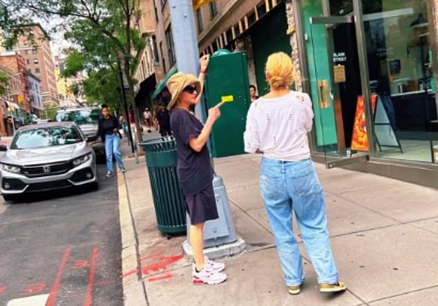 Madonna lộ diện lần đầu sau khi nhập viện. Ảnh: TikTok. Madonna lộ diện lần đầu sau khi nhập viện. Ảnh: TikTok.