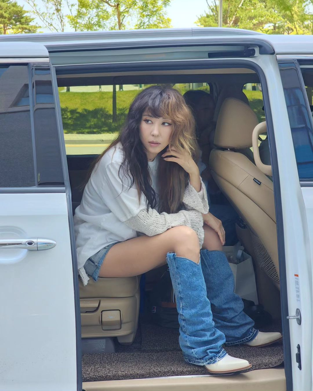 Kim Wan Sun trẻ trung không ngờ ở tuổi 54. Ảnh: IG.