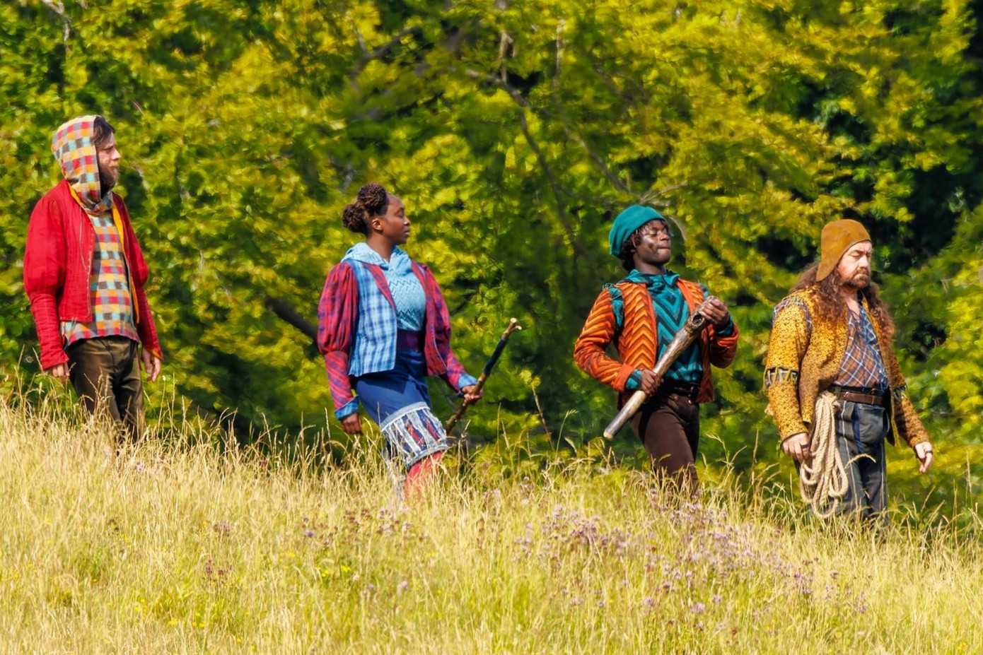 Một trong số các chú lùn là phụ nữ. Ảnh: BackGrid.