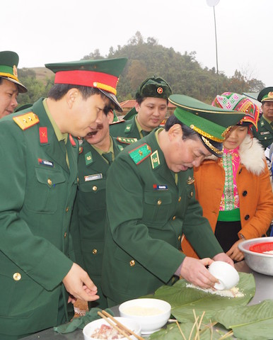 Rộn ràng Xuân Biên phòng ảnh 3