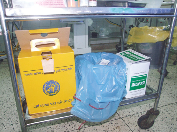 Chất thải y tế là loại khó xử lý nhất trong nhóm chất thải độc hại hiện nay. Chất thải y tế là loại khó xử lý nhất trong nhóm chất thải độc hại hiện nay