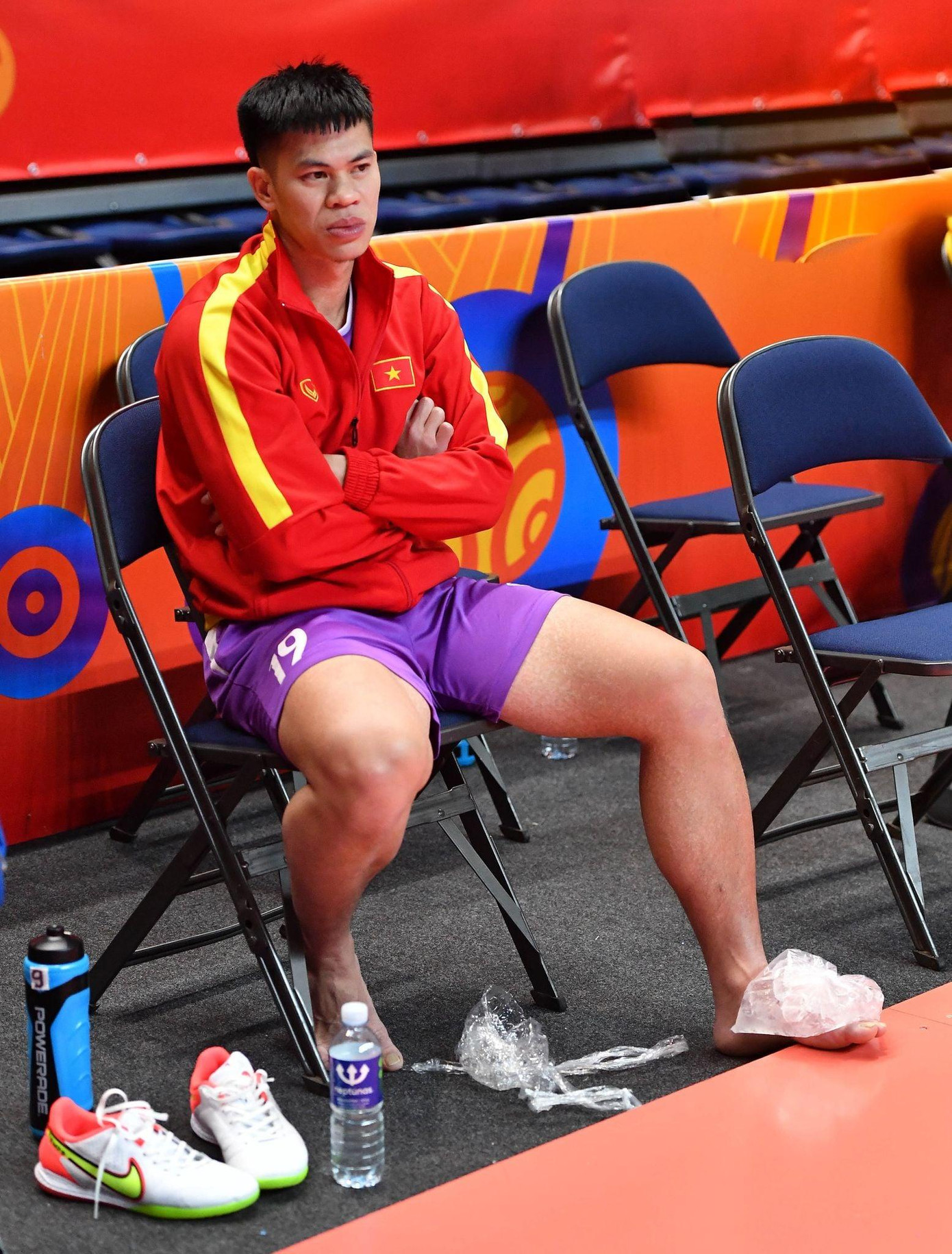 Đắc Huy dính chấn thương bàn chân Đắc Huy dính chấn thương bàn chân