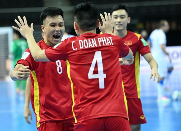 Châu Đoàn Phát ghi bàn thắng cho đội tuyển futsal Việt Nam Châu Đoàn Phát ghi bàn thắng cho đội tuyển futsal Việt Nam