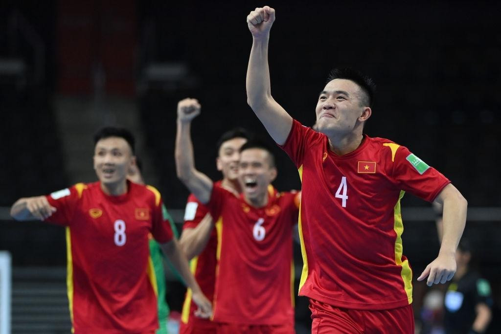 Futsal Việt Nam vs CH Czech 1-1: Tuyệt vời! Futsal Việt Nam vào vòng 1/8 World Cup ảnh 16 Futsal Việt Nam vs CH Czech 1-1: Tuyệt vời! Futsal Việt Nam vào vòng 1/8 World Cup ảnh 16