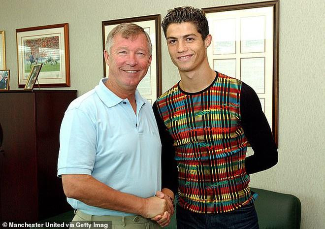 Sir Alex đư ảonaldo về M.U năm 2003 Sir Alex đư ảonaldo về M.U năm 2003