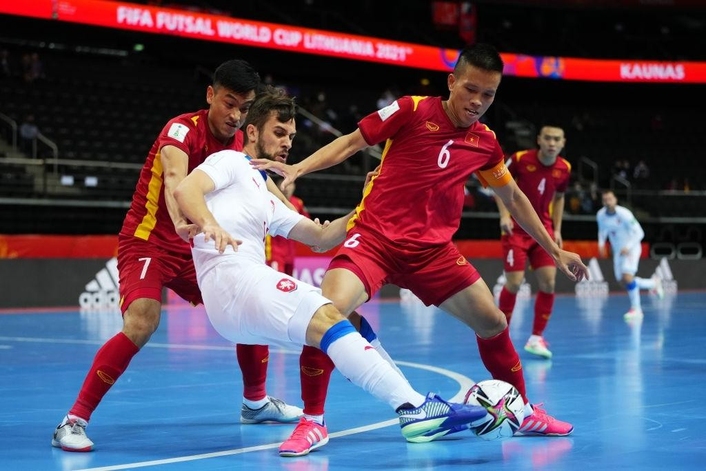 Futsal Việt Nam vs CH Czech 1-1: Tuyệt vời! Futsal Việt Nam vào vòng 1/8 World Cup ảnh 12 Futsal Việt Nam vs CH Czech 1-1: Tuyệt vời! Futsal Việt Nam vào vòng 1/8 World Cup ảnh 12