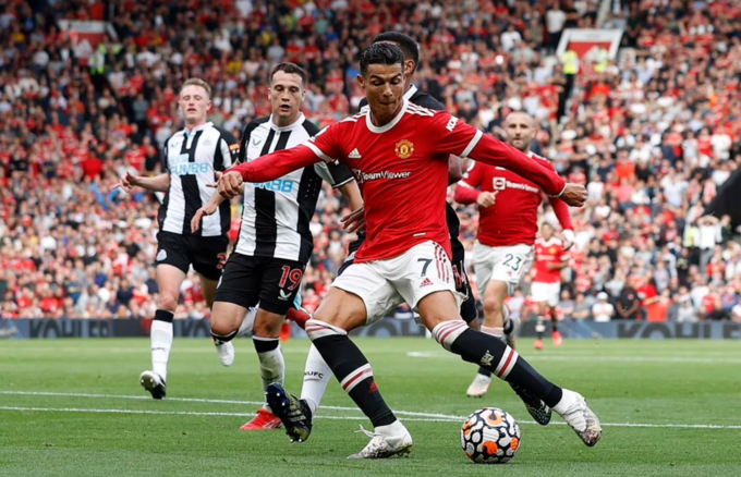 Ronaldo có khởi đầu như mơ Ronaldo có khởi đầu như mơ