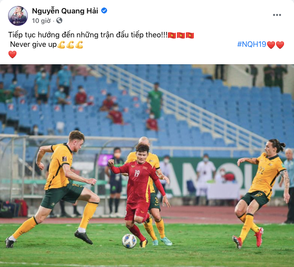 Quang Hải động viên các đồng đội &apos;không từ bỏ&apos; và tiếp tục tiến về phía trước.