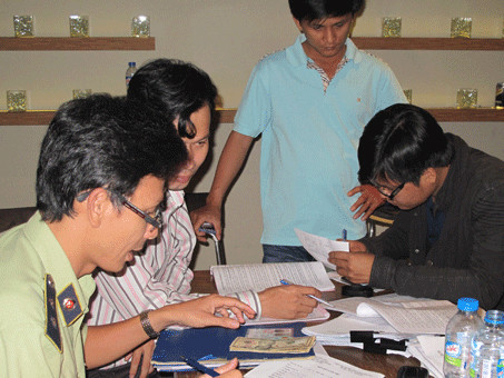 Thu giữ nhiều ngoại tệ do nhà hàng nhận thanh toán của khách