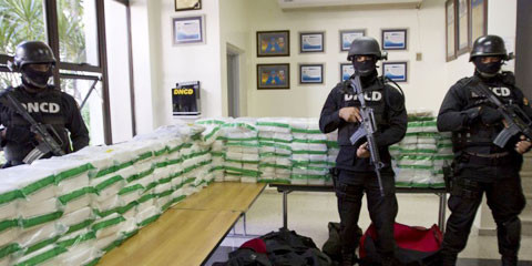 Bán đứng bạn, Benzema buôn cả ma túy? ảnh 1