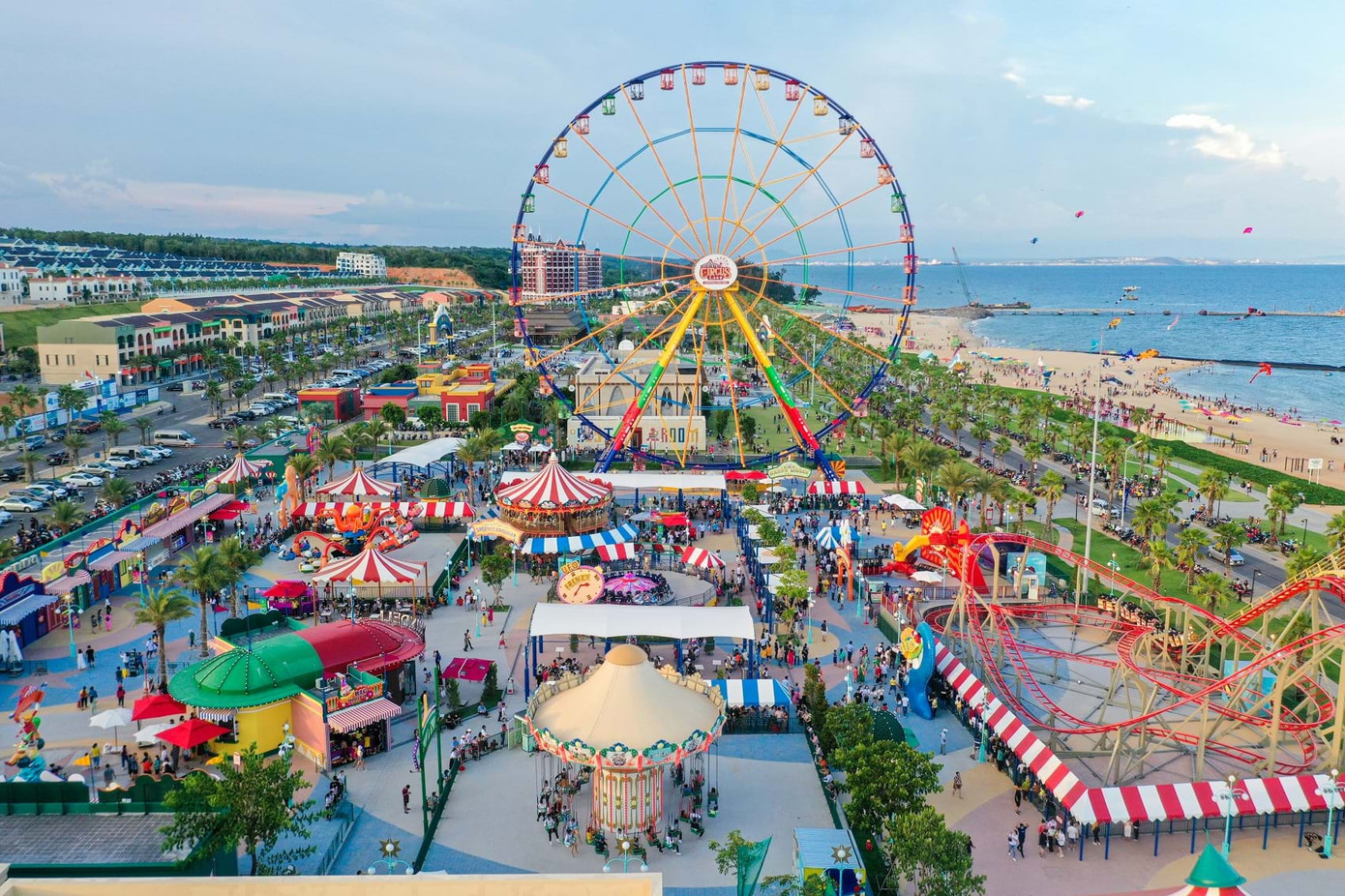 Dự án Novaworld Phan Thiết có quy mô gần 1.000 ha với tổng vốn đầu tư khoảng 5 tỷ USD. Dự án Novaworld Phan Thiết có quy mô gần 1.000 ha với tổng vốn đầu tư khoảng 5 tỷ USD.