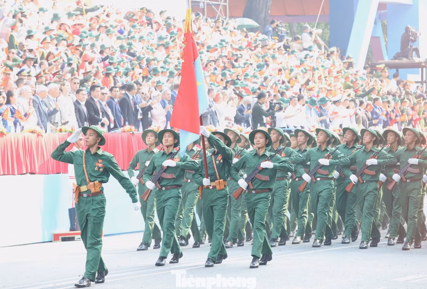 Khối Chiến sĩ Giải phóng quân. Giải phóng quân là tên gọi trìu mến, thân thương của Nhân dân dành cho bộ đội chủ lực, bộ đội địa phương và du kích. Trong cuộc kháng chiến chống Mỹ cứu nước, các chiến sĩ Giải phóng quân đã chiến đấu dũng cảm, sẵn sàng hy sinh cho sự nghiệp đấu tranh giải phóng dân tộc, thống nhất đất nước.