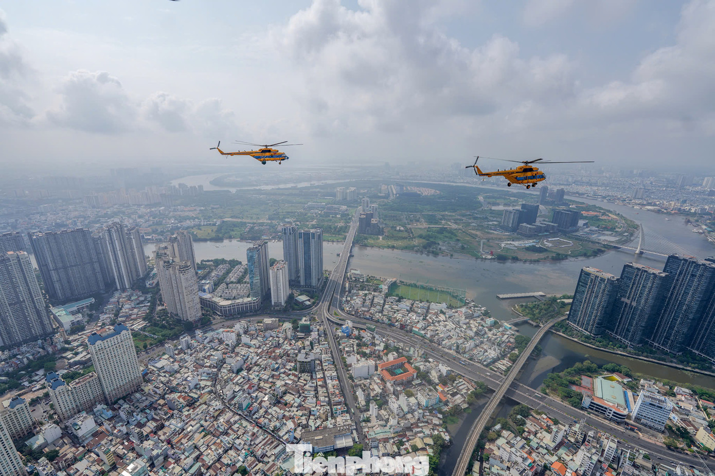 Hệ thống giao thông ở quận Bình Thạnh - cửa ngõ vào TPHCM được xây dựng đồng bộ, hiện đại.