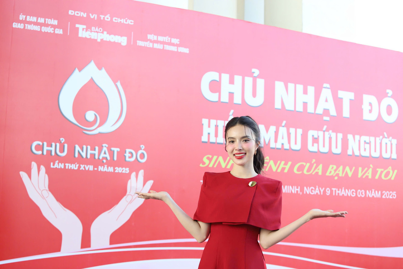 Á hậu Miss Grand 2024 Lê Phan Hạnh Nguyên hào hứng đến đồng hành, ủng hộ chương trình Chủ Nhật Đỏ. Á hậu Miss Grand 2024 Lê Phan Hạnh Nguyên hào hứng đến đồng hành, ủng hộ chương trình Chủ Nhật Đỏ.