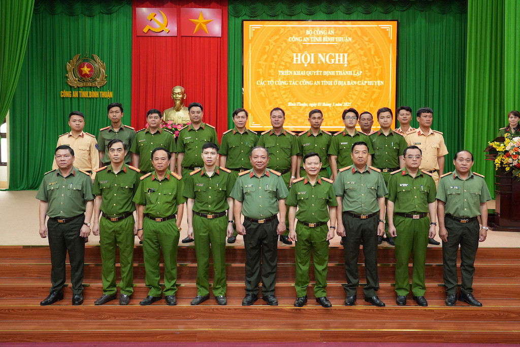 1 trong 9 Tổ công tác của Công an tỉnh Bình Thuận.