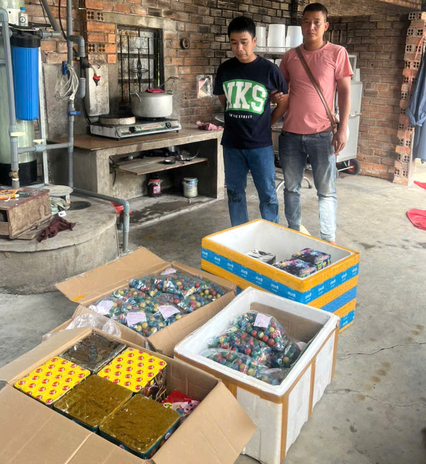 Đối tượng Trần Văn Ánh cùng tang bị thu giữ. Đối tượng Trần Văn Ánh cùng tang bị thu giữ.