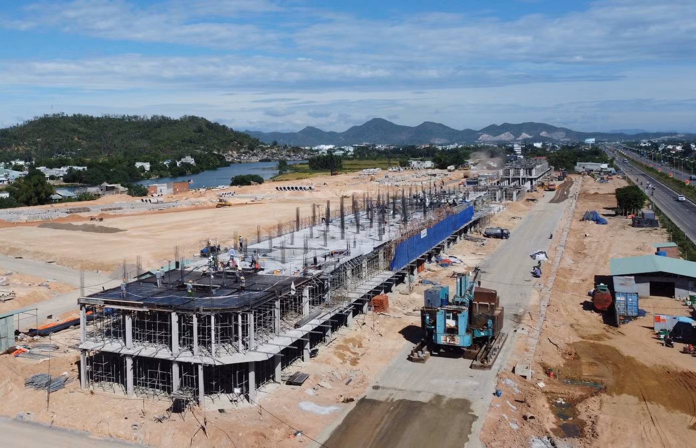 Dự án Khu dân cư kết hợp chỉnh trang đô thị Bắc Hà Thanh chưa được ghi nhận doanh thu trong năm 2024. Dự án Khu dân cư kết hợp chỉnh trang đô thị Bắc Hà Thanh chưa được ghi nhận doanh thu trong năm 2024.
