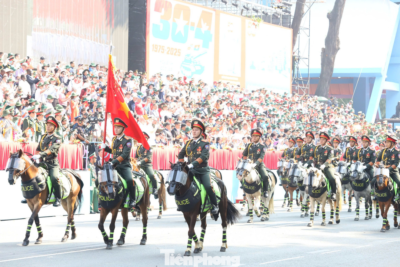 Khối Cảnh sát cơ động kỵ binh.