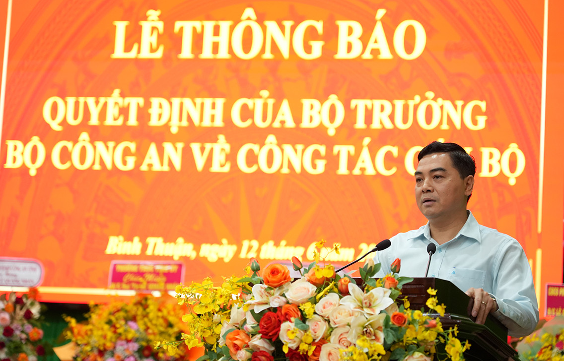 Ông Nguyễn Hoài Anh, Uỷ viên dự khuyết Ban Chấp hành Trung ương Đảng, Bí thư Tỉnh ủy - Chủ tịch HĐND tỉnh Bình Thuận phát biểu tại hội nghị. Ông Nguyễn Hoài Anh, Uỷ viên dự khuyết Ban Chấp hành Trung ương Đảng, Bí thư Tỉnh ủy - Chủ tịch HĐND tỉnh Bình Thuận phát biểu tại hội nghị.