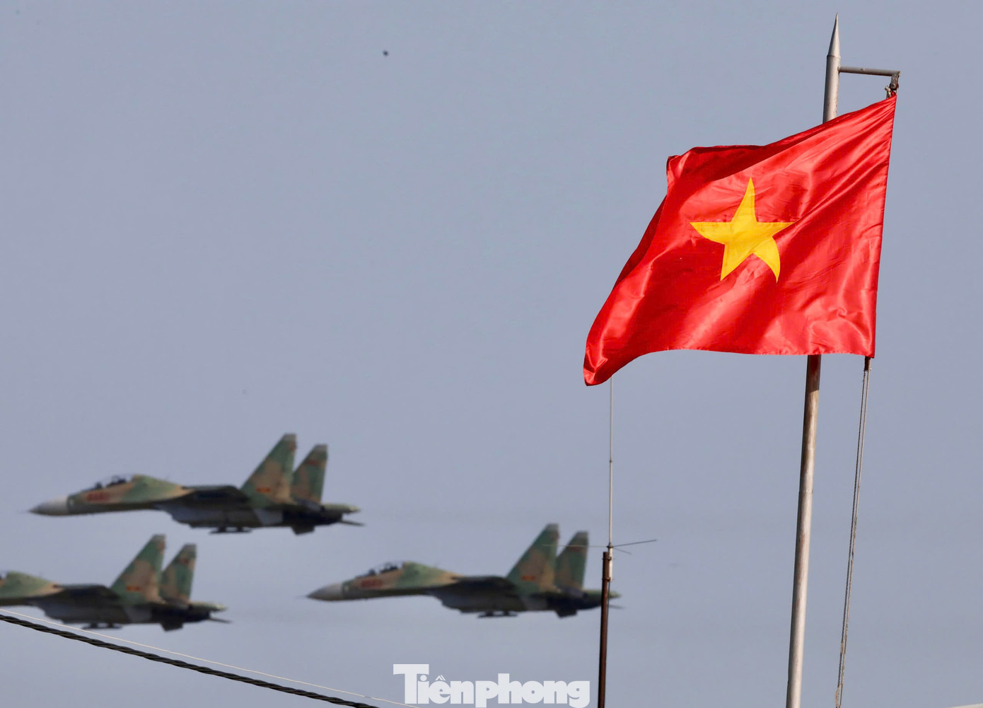 Đội hình máy bay tập luyện sáng sớm và kết thúc vào buổi trưa.
