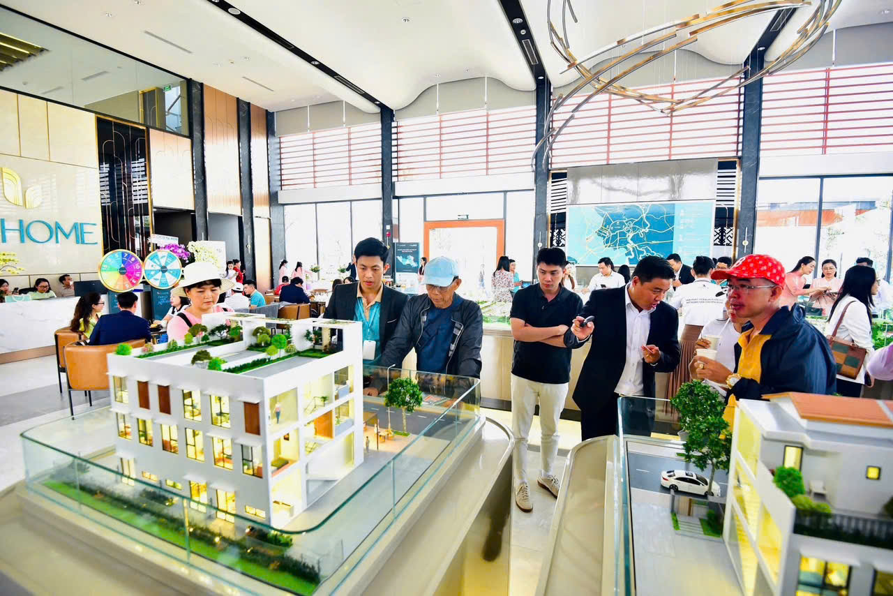 Thị trường bất động sản đang bước vào chu kỳ tăng trưởng mới. Thị trường bất động sản đang bước vào chu kỳ tăng trưởng mới.